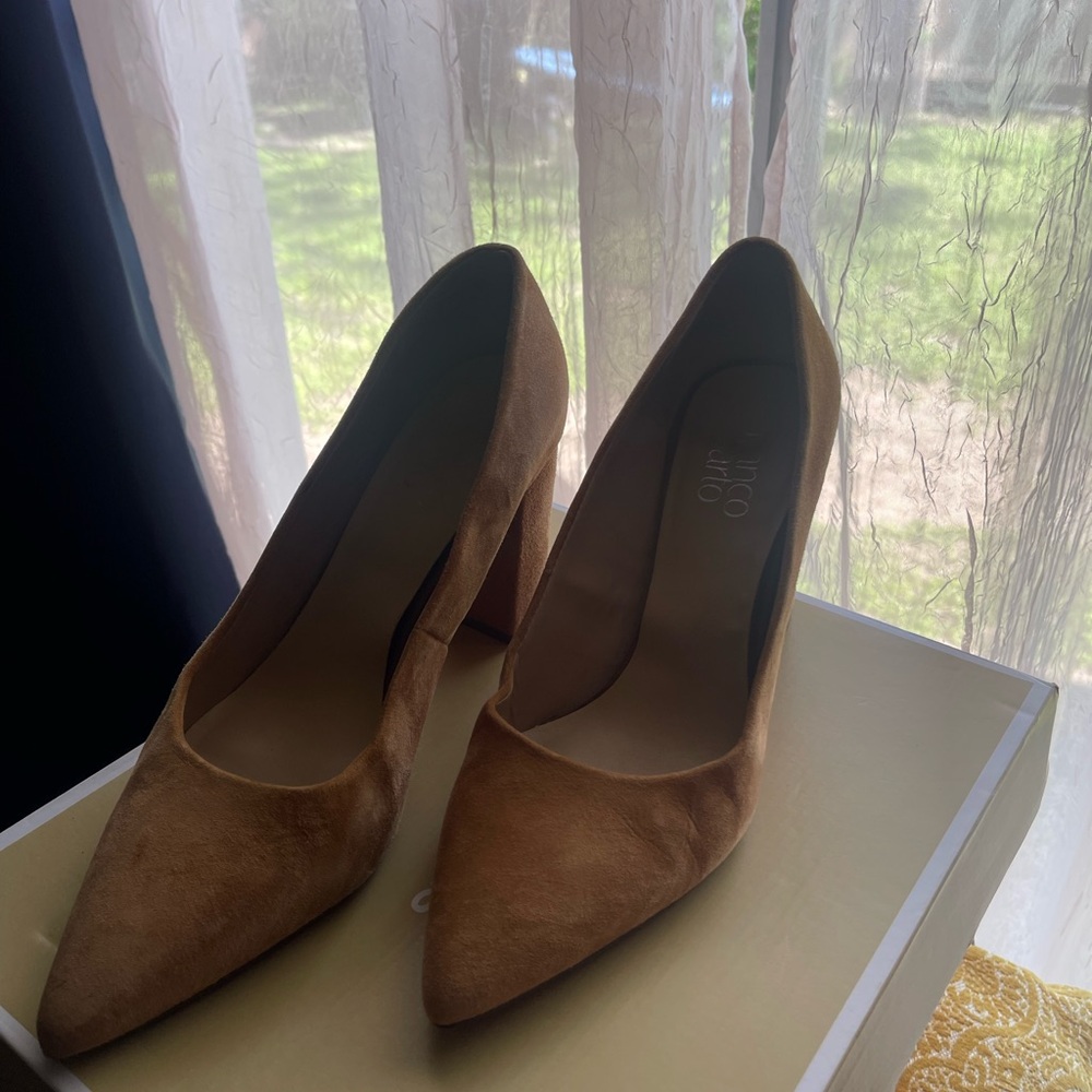 Elegant Tan Suede Women's Pumps